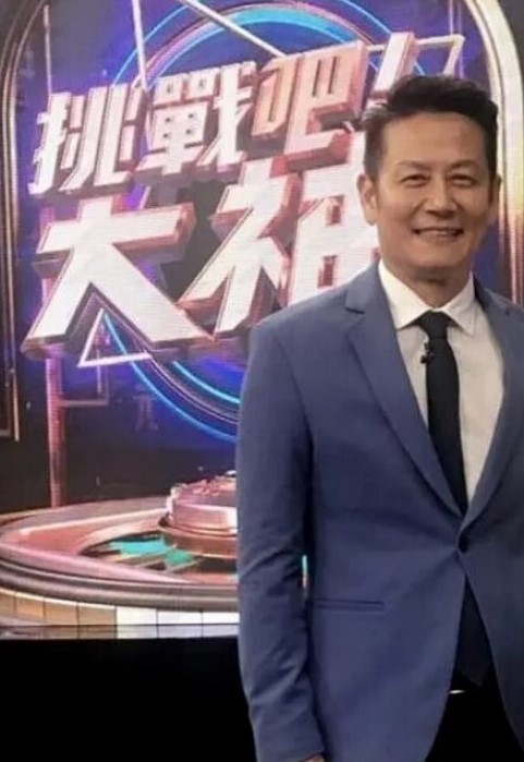 丰满白嫩广东骚人妻美少妇与秃顶老外同事偸情啪啪无套内射耶耶叫个不停 - 蜜桃视频